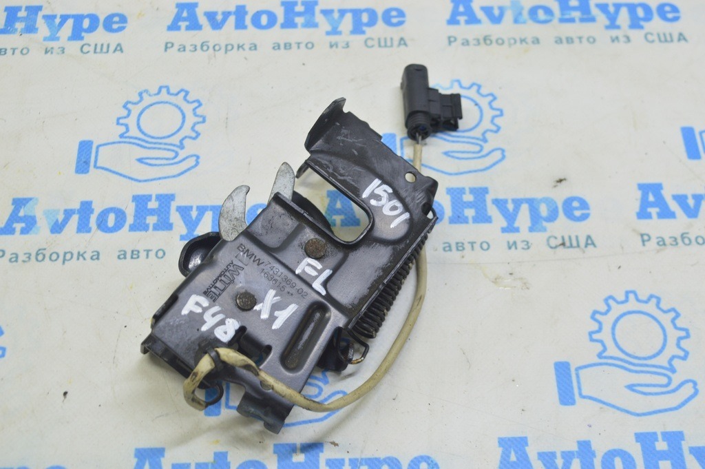 Замок капота левый BMW X1 F48 16-22 с датчиком
