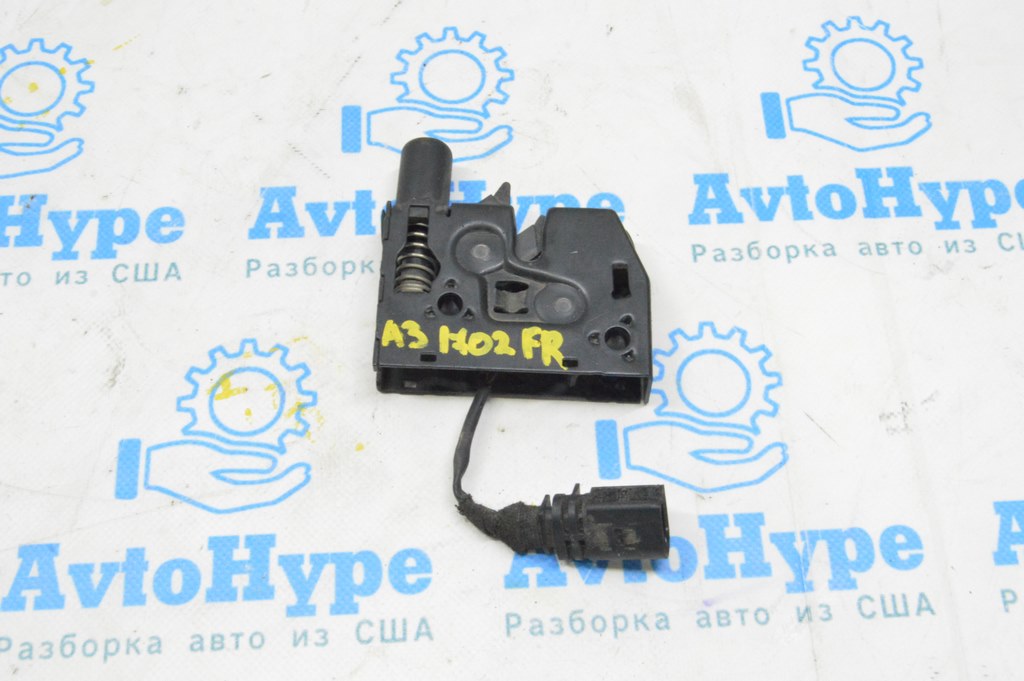Замок капота правый Audi A3 8V 15-20 с датчиком