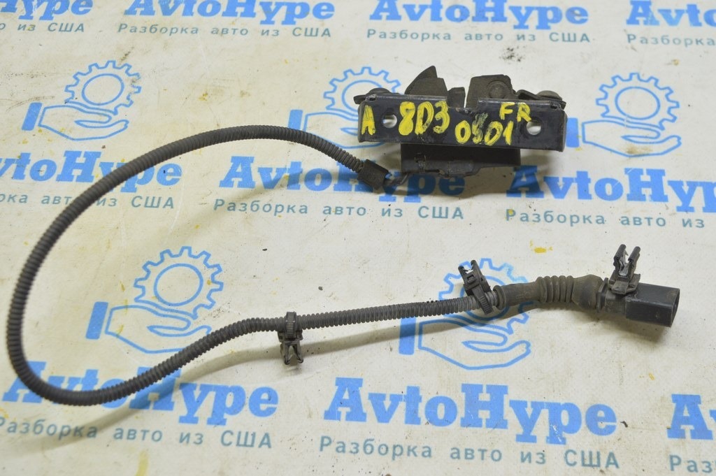 Замок капота правый Audi A8 D3 03-09 с датчиком