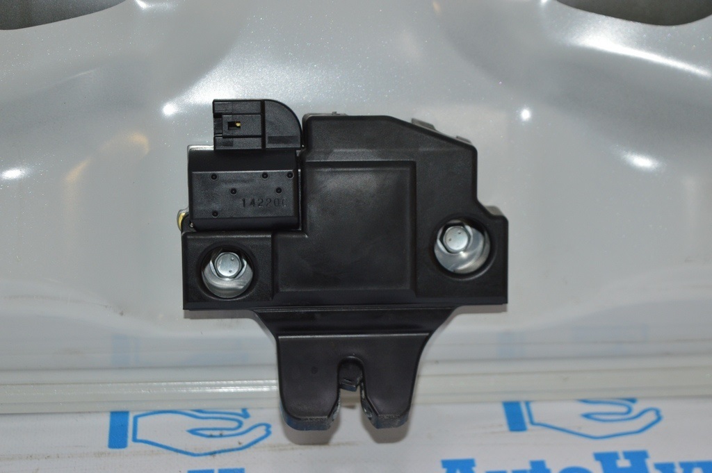 Замок крышки багажника Toyota Camry v50 12-14 usa\euro 64600-33160