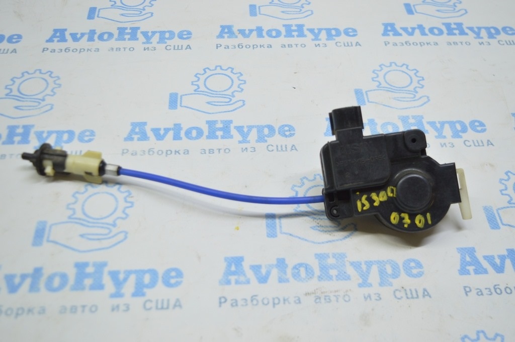 Замок лючка бензобака Lexus IS250/IS300/IS350 06-13 77030-51030