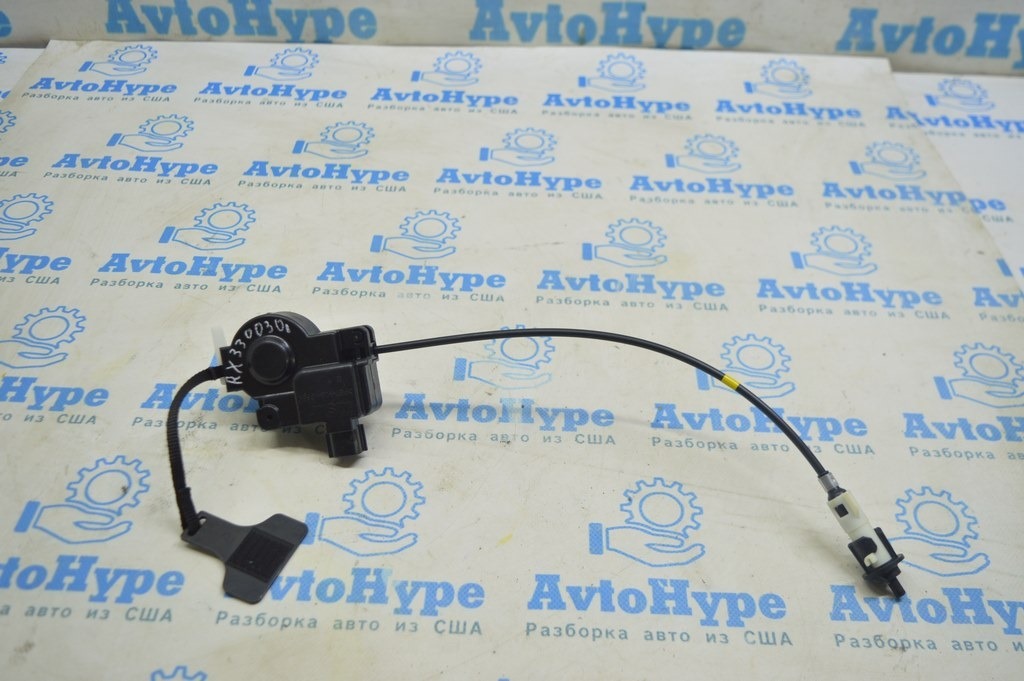 Замок лючка бензобака Lexus RX300 RX330 RX350 RX400H 04-09