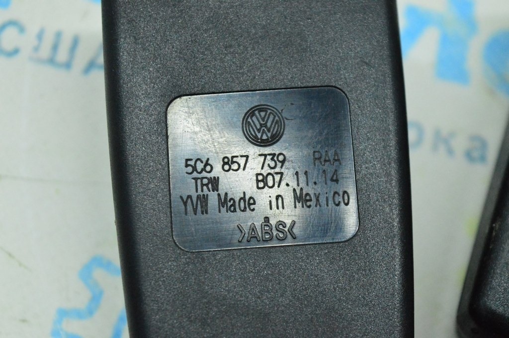 Замок ремня безопасности задний VW Jetta 11-18 USA черн — фото 2