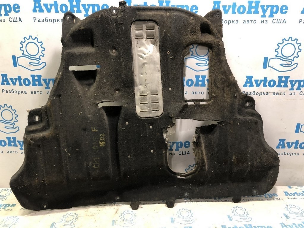Защита двигателя Jeep Cherokee KL 14-18 (02) слегка надорвана