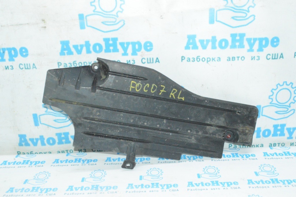 Защита заднего бампера левая Ford Focus mk3 11-18