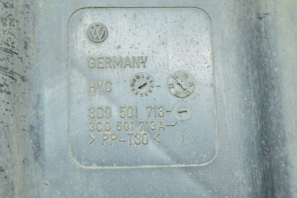 Защита заднего бампера VW Jetta 11-18 USA (03) небольшой деф. — фото 3