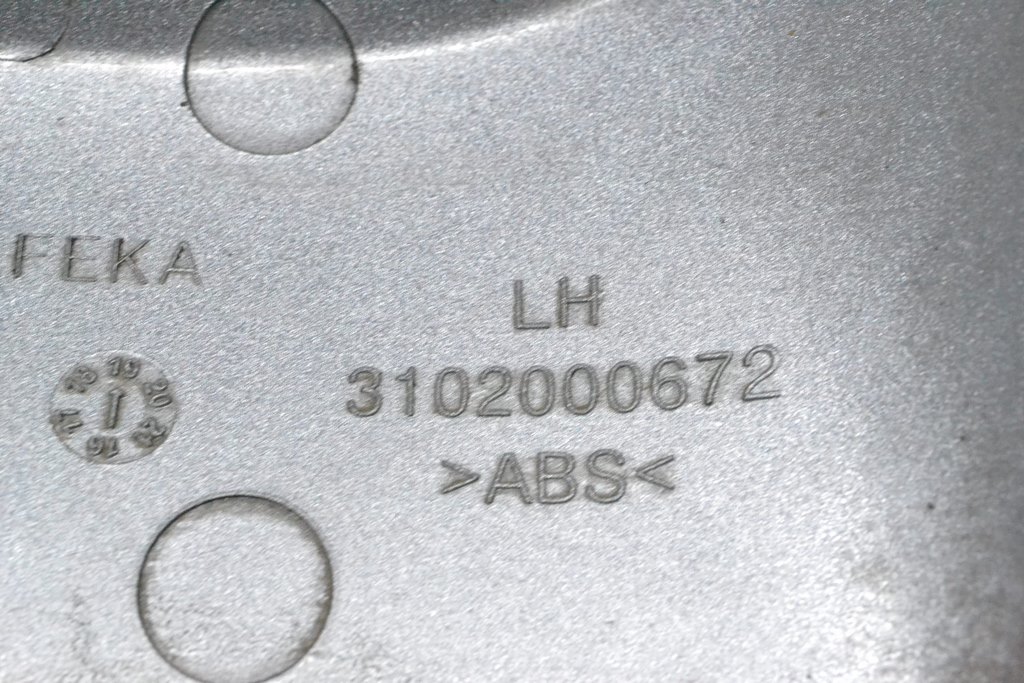 Накладка бокового зеркала левая Toyota C-HR 18-23 (01) дефект — фото 3