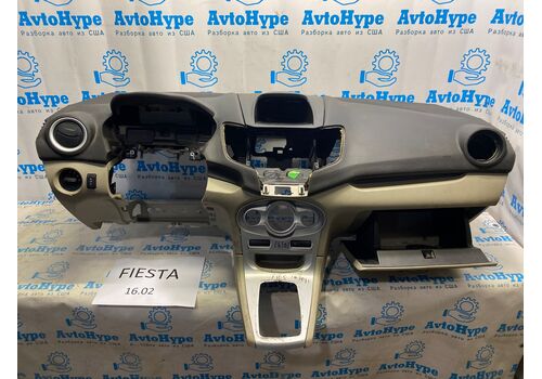 Торпедо передняя панель голая Ford Fiesta 11-19 черн верх,беж низ (02) D2BZ-5404320-AK