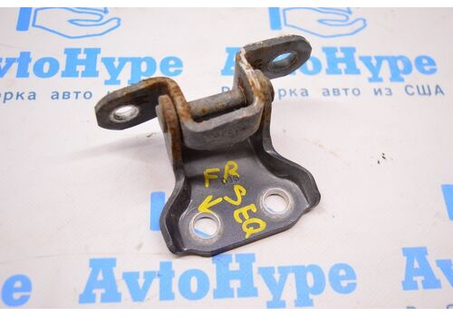 Петля двери нижняя перед прав Toyota Sequoia 2008-2022 68730-AC010