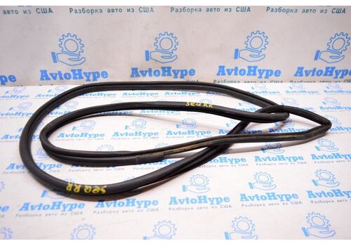 Уплотнитель дверного проема зад прав Toyota Sequoia 2008-2022 62331-0C050
