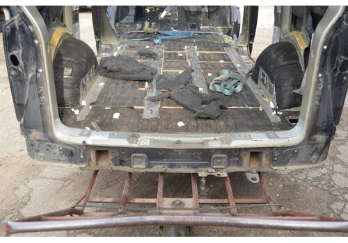 Задняя панель VW Multivan T5 09-15 (01) черная 7H0803703