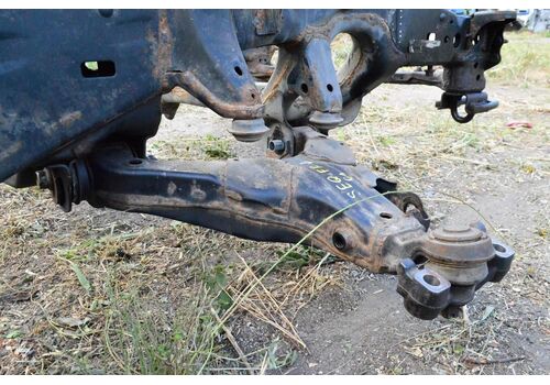 Рычаг нижний перед прав Toyota Sequoia 2008-2022 (01) без сайлентов 4806809100