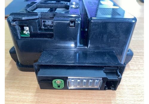 Беспроводная зарядка в сборе Audi Q7 4M 15- 4M0864981B