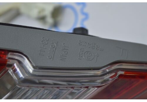 Фонарь внутренний (крышка багажника) левый Toyota Camry v50 12-14 европа koito 33-144 (01) 81590-06380