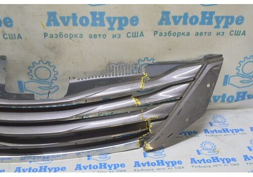 Решетка радиатора grill в сборе Toyota Sienna 15-17 хром (01) Реал М трещины, нет фрагмента 53101-08020-A1