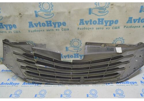 Решетка радиатора grill в сборе Toyota Sienna 15-17 хром (01) Реал М трещины, нет фрагмента 53101-08020-A1