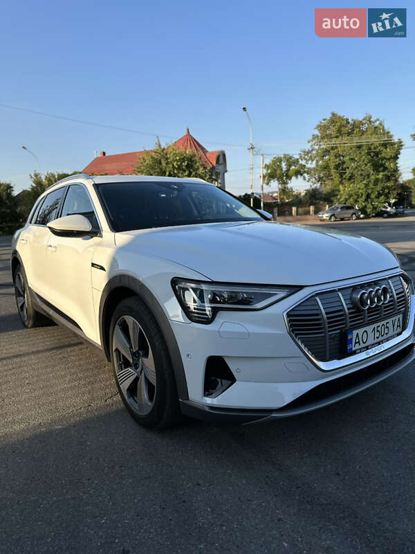 AUDI 2019