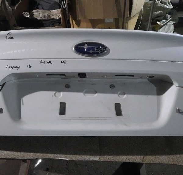 Крышка багажника Subaru Legacy 15-19 белый перламутр (02) 57509AL00A9P