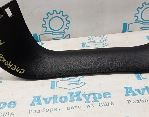 Обшивка двери багажника правая Jeep Cherokee KL 14- черн 1UD11DX9AB