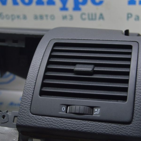 Дефлектор воздуховода торпеды правый VW Multivan T5 09-15 черн 7E5819204  1QB