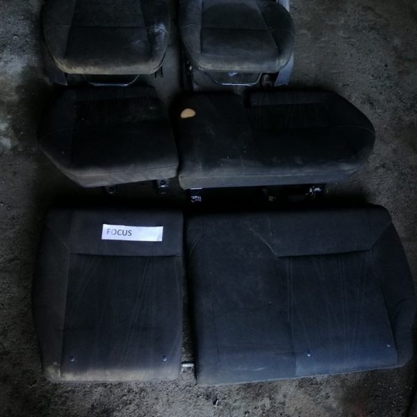 Задний ряд сидений (2 ряд) Ford Focus mk3 15-18 черн тряпка F1EZ-5466600-BB