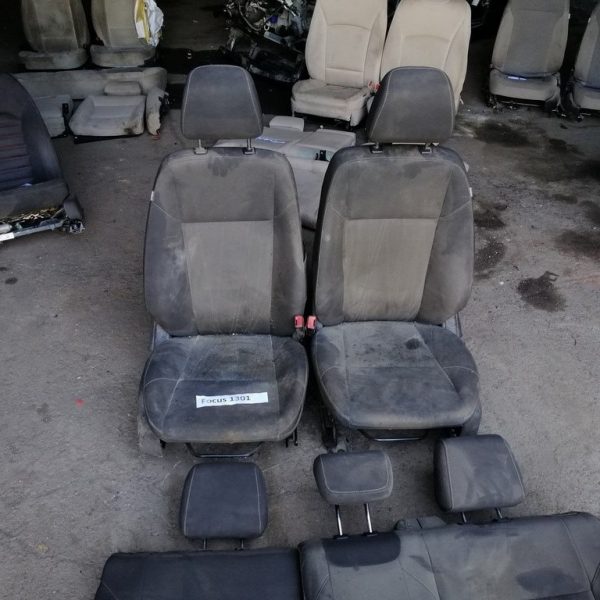 Пассажирское сидение Ford Focus mk3 11-14 черн тряпка CV6Z-5862900-AA