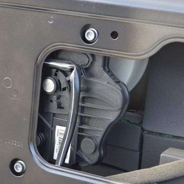 Замок двери зад прав VW Multivan T5 09-15 7E0843654CD