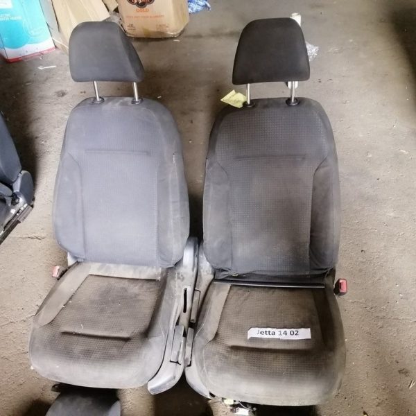 Пассажирское сидение VW Jetta 11-18 USA тряпка черн (02) 5C6-881-406-EP-WLY