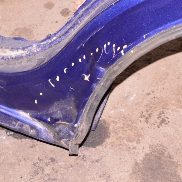 Уплотнитель арки крыла зад лев Nissan Pathfinder 13- 638213KA0A