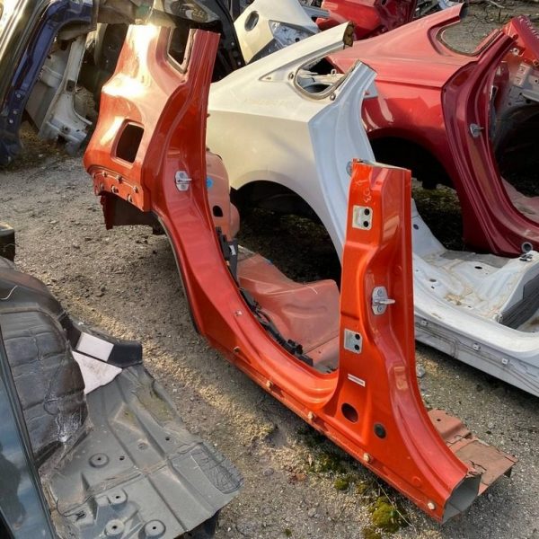 Стойка кузовная центральная правая Jeep Renegade 15- (03) оранжевый цвет 68263326AA