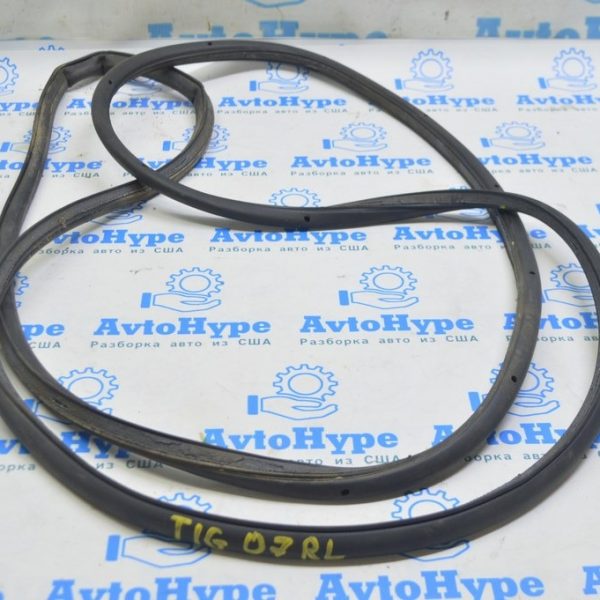 Уплотнитель двери зад лев VW Tiguan 09-17 5N0839701A5AP