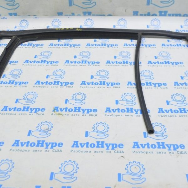 Молдинг двери верхний зад лев VW Tiguan 09-17 мат, с уплотнителем стекла 5N0-839-431-F-5AP