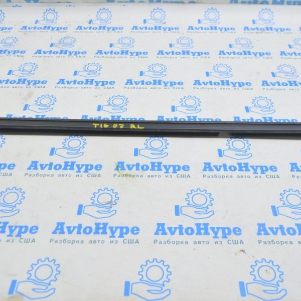 Уплотнитель стекла внутренний двери задней левой VW Tiguan 09-17 5N0839479A5AP