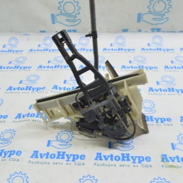 Механизм ручки двери зад лев Ford Focus mk3 11-18 CM5Z-5826685-K
