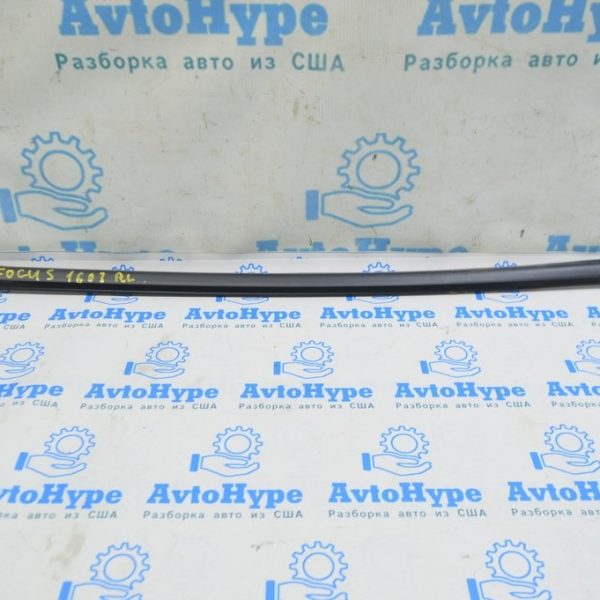 Молдинг дверь-стекло центральный зад лев Ford Focus mk3 11-18 матовый BM5Z-5825861-B