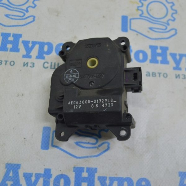 Актуатор моторчик привод печки вентиляция Toyota Highlander 14-19 AE0638000172