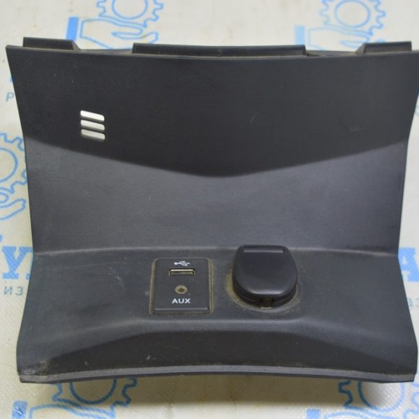 Накладка центральной консоли под AUX Nissan Rogue 14- черн 969XC4BA0A