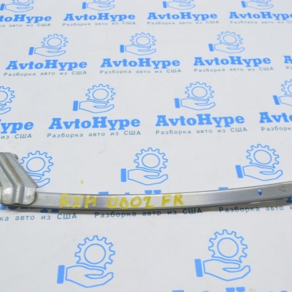 Направляющая стекла двери передней правой Lexus RX300 RX330 RX350 RX400h 04-09 67403-48040