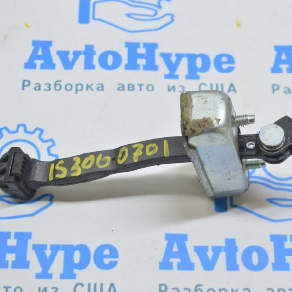 Ограничитель двери перед прав Lexus IS250/IS300/IS350 06-13 68610-53030