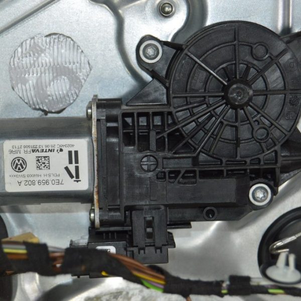 Мотор стеклоподъемника перед прав VW Multivan T5 09-15 7E0959802A Z06