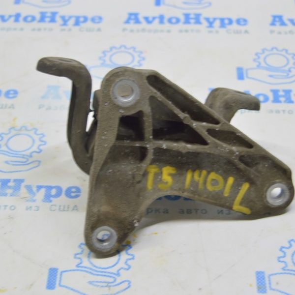 Подушка двигателя левая VW Multivan T5 09-15 2.0d (01) 7E0399151A