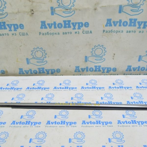 Молдинг дверь-стекло центральный зад прав Jeep Cherokee KL 14- хром 68442238AA