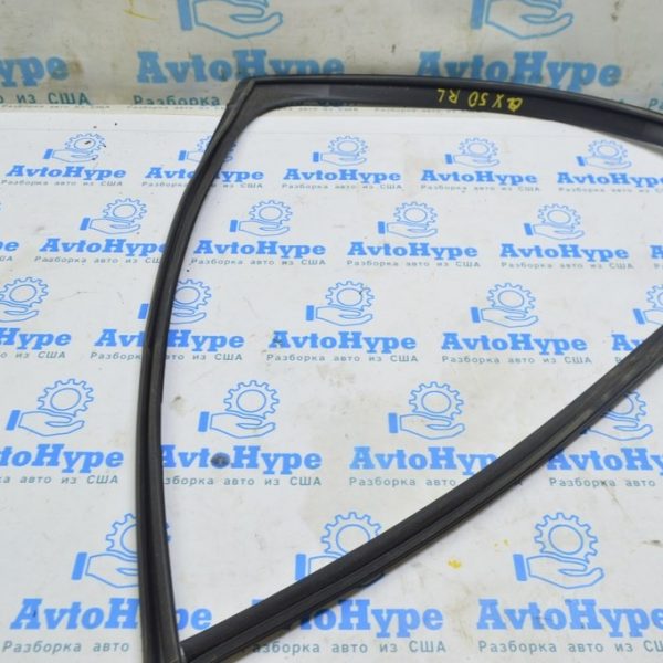 Уплотнитель стекла зад лев Infiniti QX50 19- 82331-5NA0A