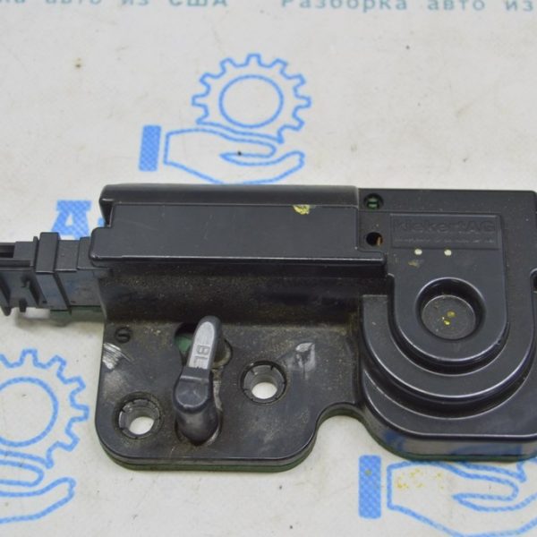 Ответная часть замка двери багажника VW Multivan T5 09-19 электро 7L0827511E