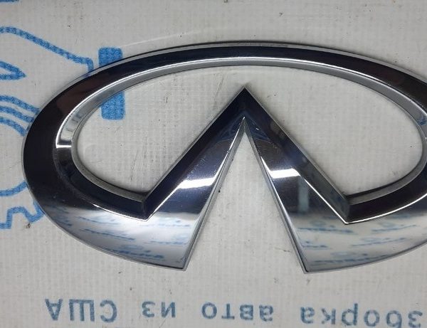Эмблема значок INFINITI крышки багажника Infiniti JX35 QX60 13- 908903JA0A