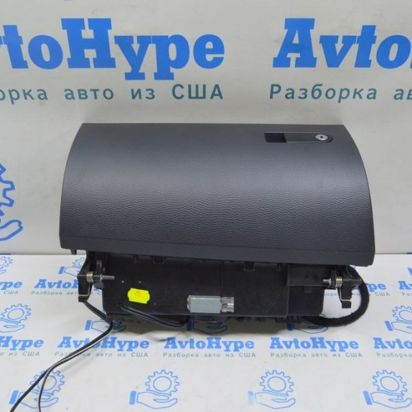 Перчаточный ящик, бардачок VW Multivan T5 09-15 черн (01) с прикуривателем и USB 7E5857121A 75R