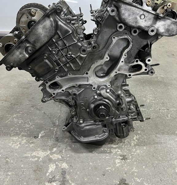 Двигатель Toyota Highlander 14- 3.5 2GRFE Пробег: 50км пробега без клапанных крышек 19000-0P181