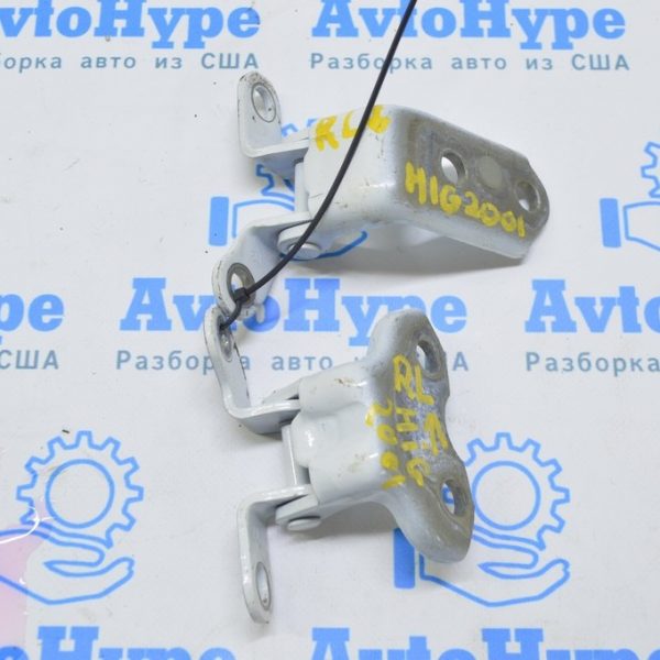 Петля двери верхняя задняя левая Toyota Highlander 20- 68760-06010