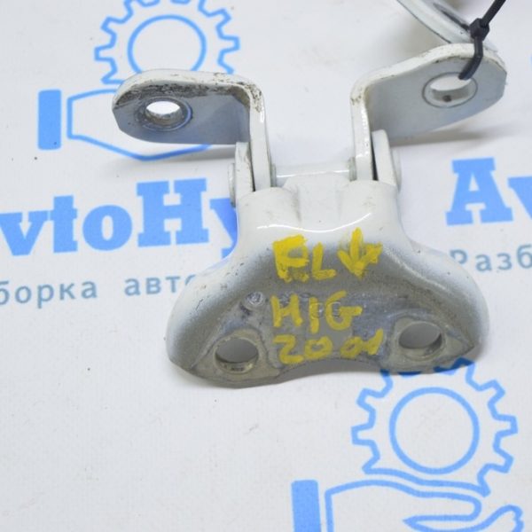 Петля двери нижняя передняя правая Toyota Highlander 20- 68730-02080