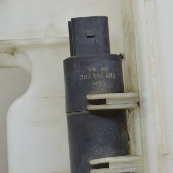 Мотор омывателя фар VW Multivan T5 09-15 3B7955681